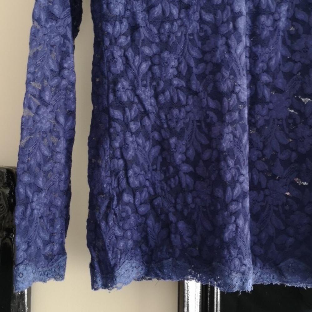 Lace top bundle - Picture 2 of 4